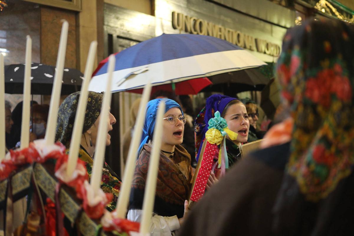 GALERÍA | Desfile de ramos de Navidad en el centro de Zamora