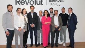 Varios responsables de Revolut junto a la directora general del Tesoro, Carla Díaz Álvarez o el director general de Barcelona Activa Lorenzo Di Pietro