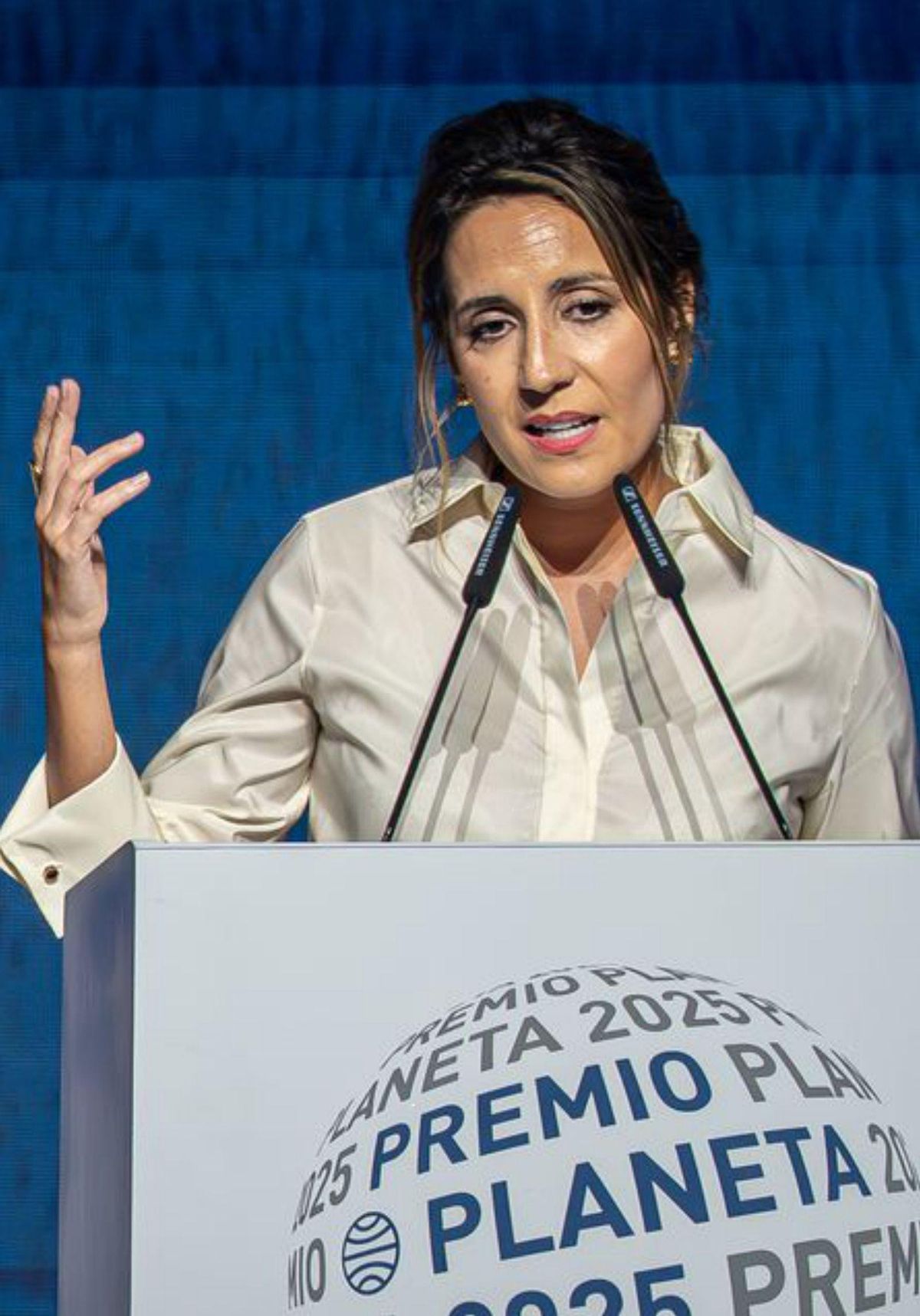 Ángela Banzas: La gallega que escriu amb Moleskine i playlists Ángela Banzas: La gallega que escriu amb Moleskine i playlists