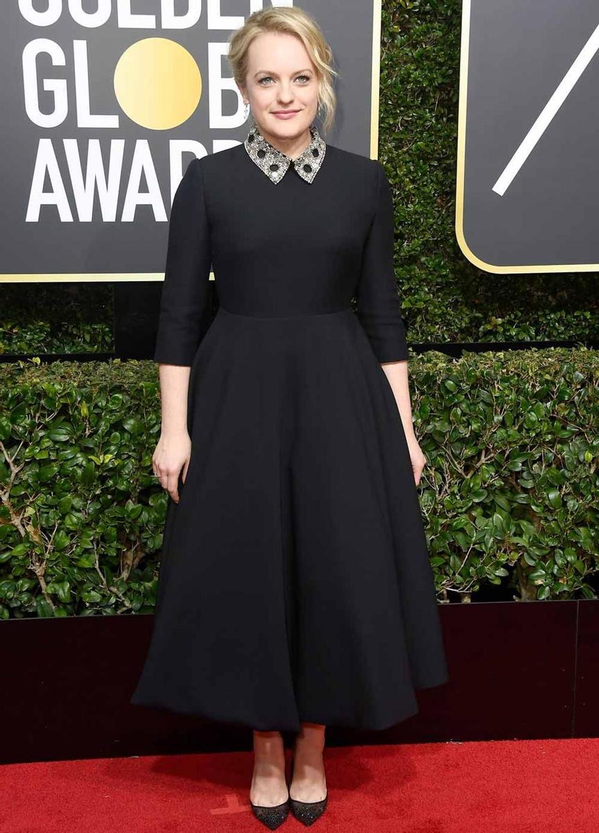 Elisabeth Moss, muy sobria en la alfombra roja de los Globos de Oro