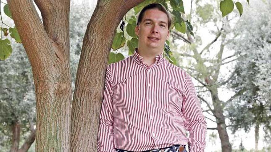 Jorge Cuneo en los jardines de Diario de Mallorca.