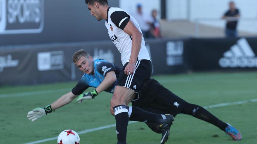 Óscar Díaz devuelve la sonrisa al Alcoyano