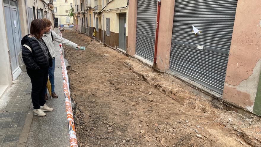 Las obras del barrio de San Antón de Villena descubren un tramo de la muralla del siglo XIV
