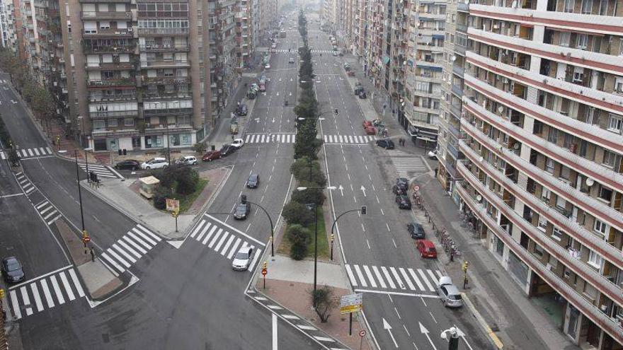 Zaragoza estudiará decenas de viales para limitar a 30 km/h el carril derecho