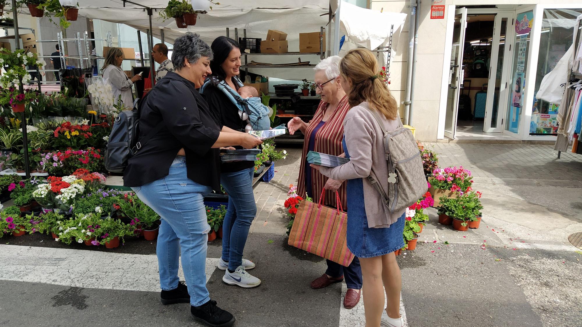 La campaña de los partidos de Tavernes en el mercadillo