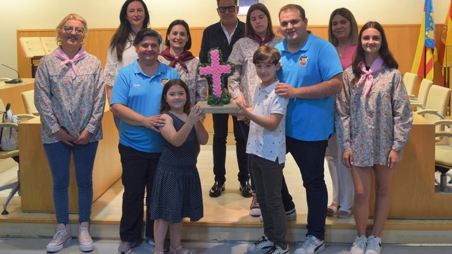 La falla Isabel de Villena gana las Cruces de Mayo en Sedaví