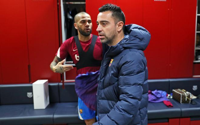 Las primeras imágenes de Alves en su regreso al Barça