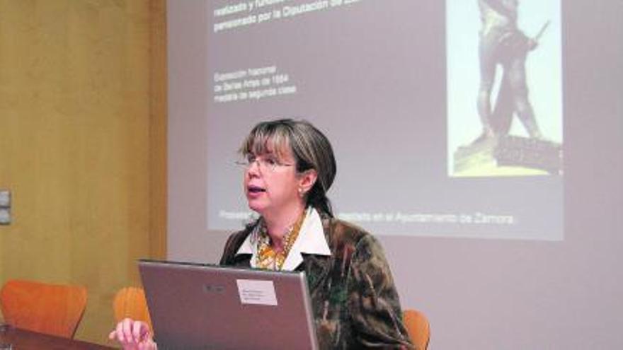 La jefa de conservación de escultura y artes decorativas del Prado, Leticia Azcue.