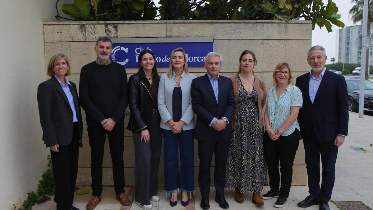 América Matas, Celso García, Sandra Mayrata, Maria Antònia Julià, Juan Luis Castillo, Maria del Mar Vera, Mar Ferragut y Joan Calafat.