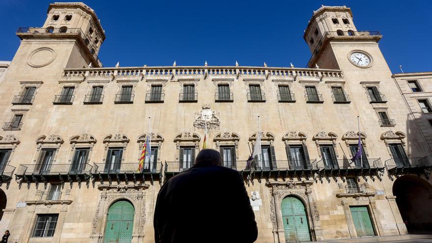 El Ayuntamiento de Alicante renuncia a la prórroga de una aplicación contable por la falta de personal cualificado