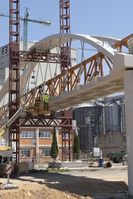 Obras del nuevo "puente" de Cobadu de Zamora.