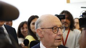 Una firma imputada justifica pagaments al despatx fundat per Montoro