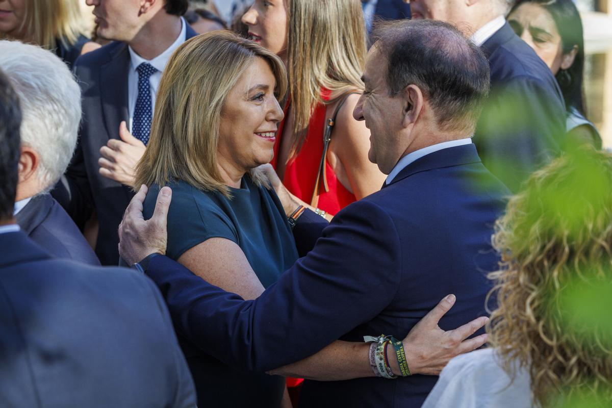 La expresidenta andaluza, Susana Díaz (i).