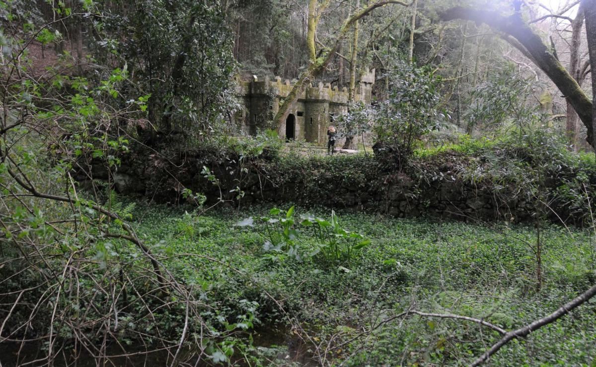 EL EDIFICIO DE A PALMA Y EL BOSQUE ENCANTADO legal el inmueble, sin