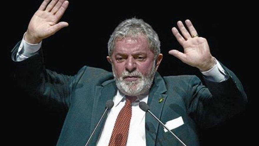 Lula da Silva sufre un cáncer de laringe