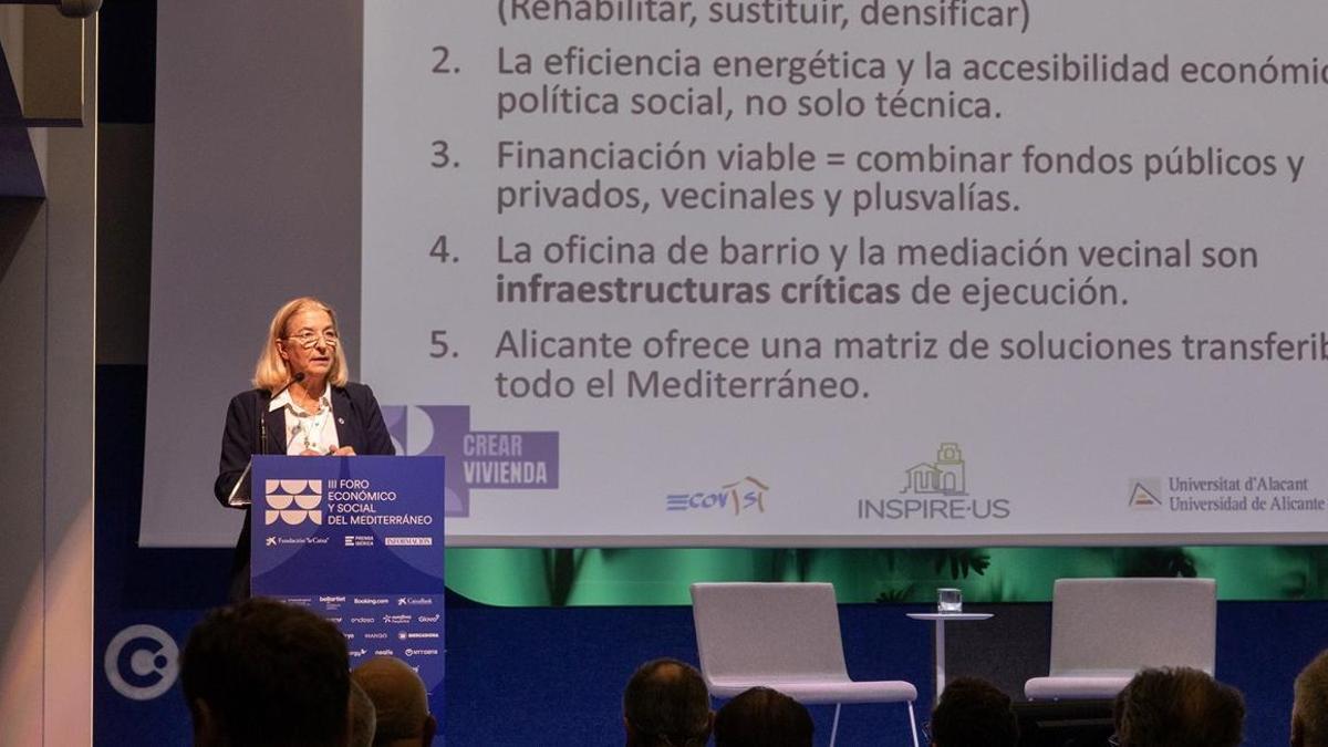 Paloma Taltavull, durante la presentación de las conclusiones del Foro Mediterráneo sobre vivienda.