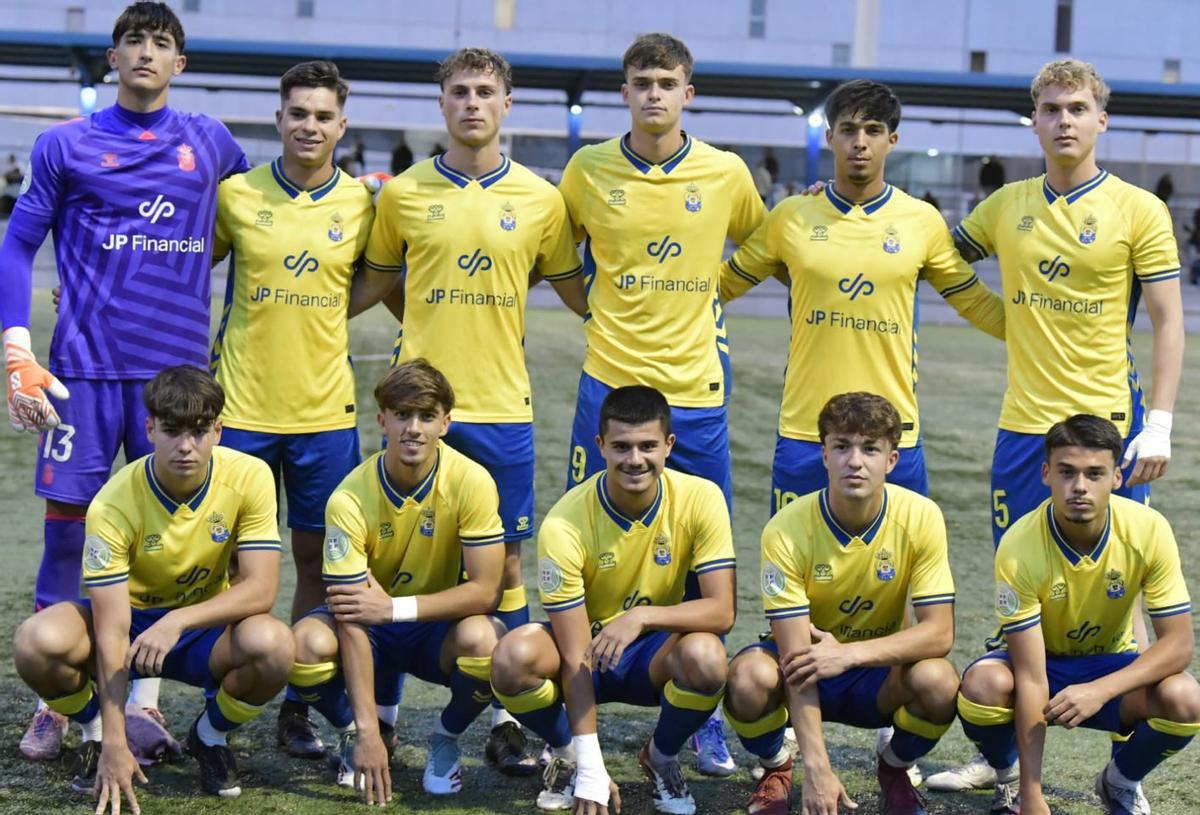 Formación inicial que presentó anoche Las Palmas C ante el Panadería Pulido, en el Anexo.  | UDLP