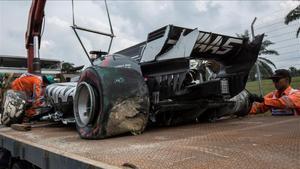 Así ha quedado el coche de Grosjean tras el accidente en Sepang