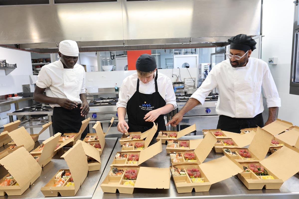 Todas las imágenes del taller de cocina en el IES Macabich de Ibiza