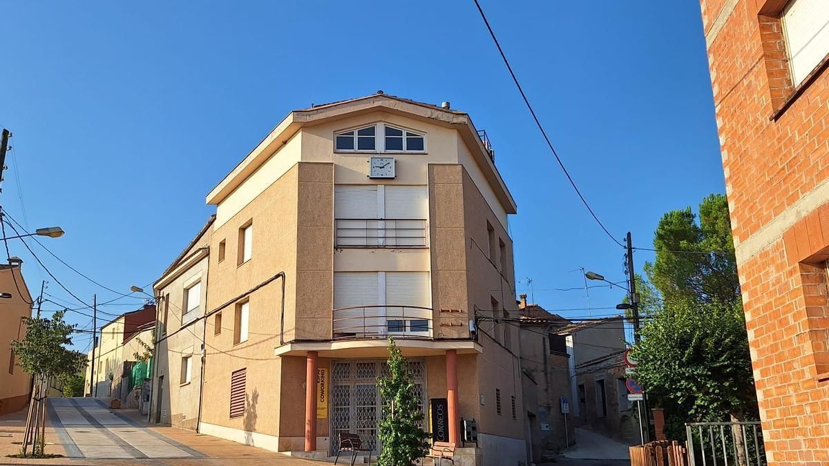 la nova seu s'ha habilitat a l'edifici que fins l'any 2011 era l'ajuntament