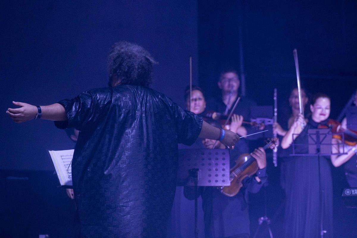 Nach firma un concierto memorable ante un entregado público en Noches Mágicas