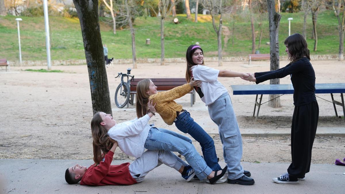 La darrera trobada del Consell d’Adolescents, amb càmeres d’un sol ús com les que s’utilitzaran a la MUF.