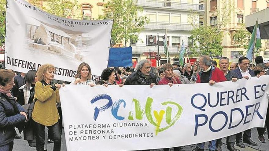 300 personas se manifiestan en Sevilla por los dependientes de Los Pedroches