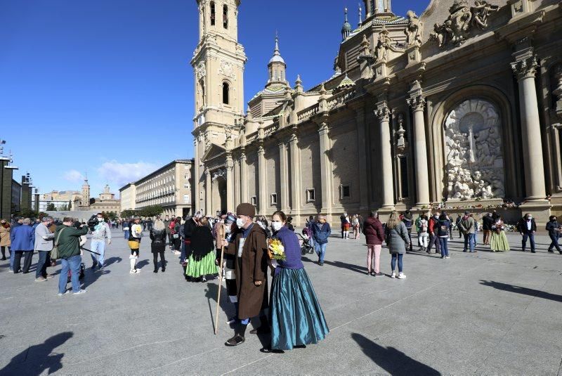 La basílica del Pilar recibe a los zaragozanos con aforo reducido y medidas de seguridad