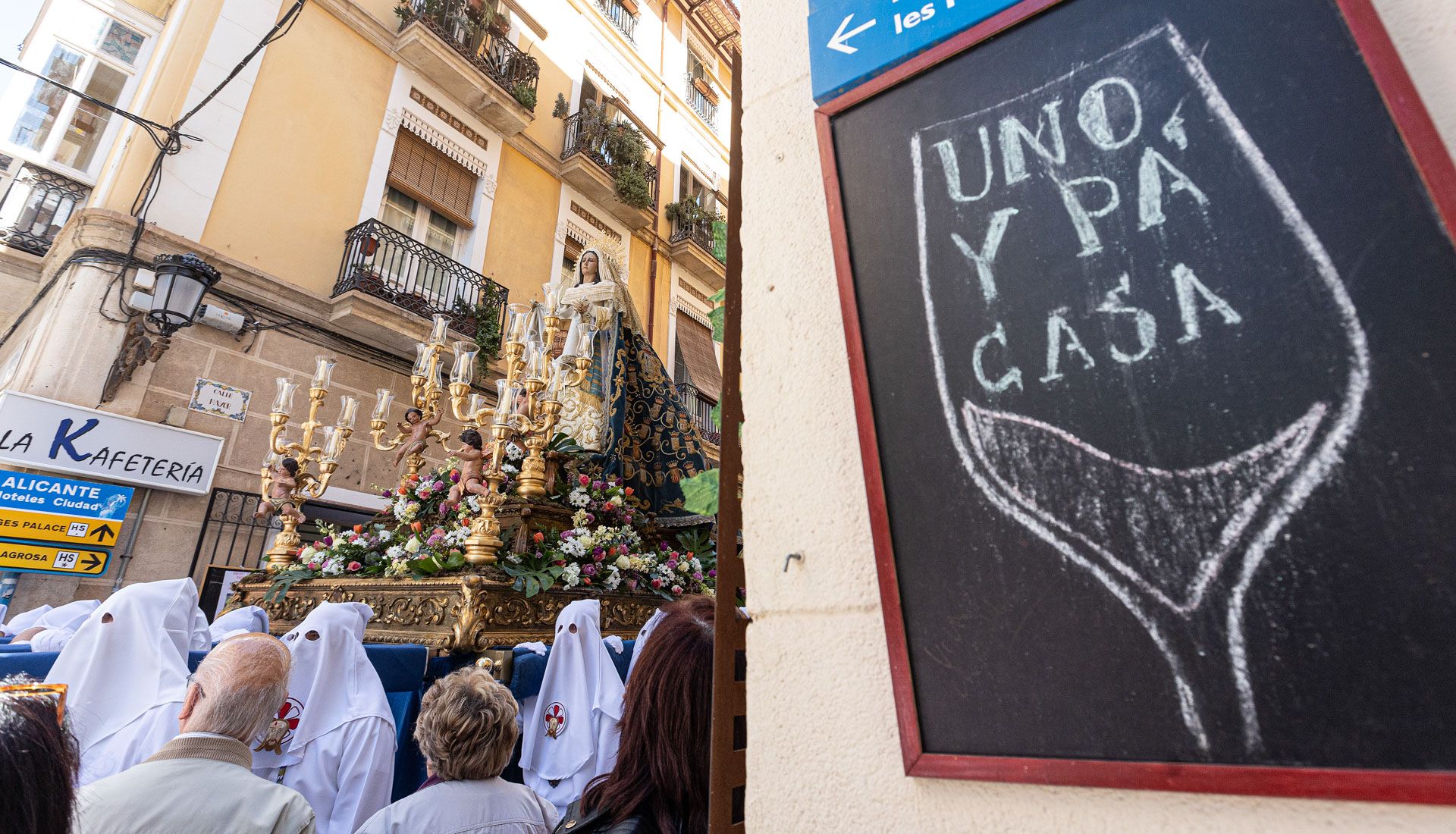 Procesiones de la mañana del Domingo de Ramos