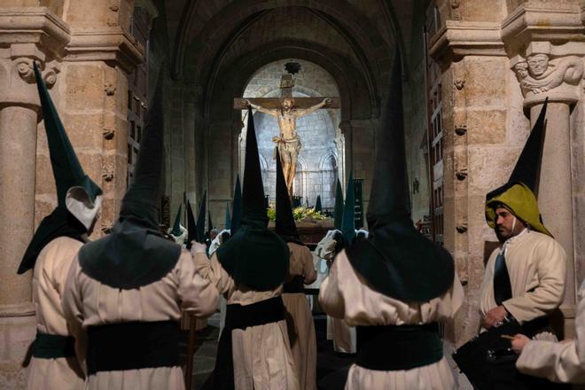 GALERÍA | Así ha sido la procesión de las Siete Palabras