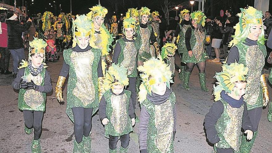 Peñíscola arranca el Carnaval con el baile en el casco antiguo