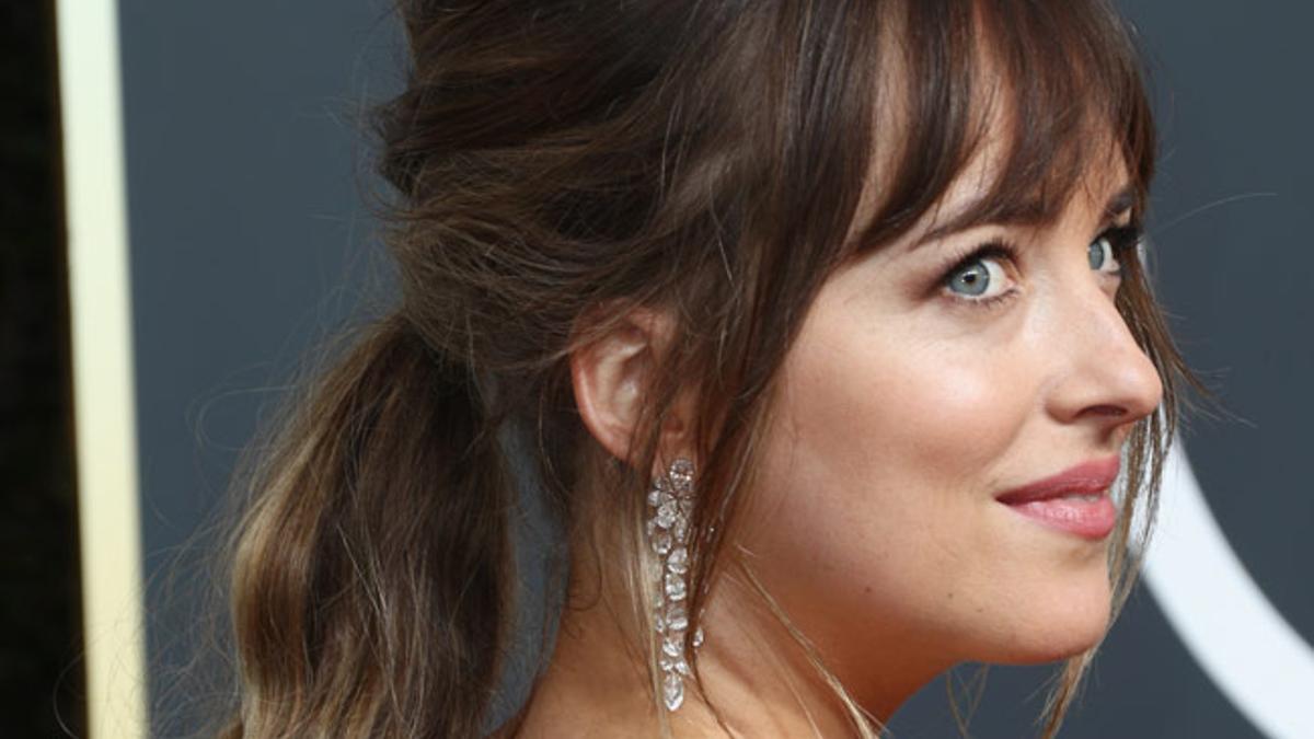 Dakota Johnson, en los Globos de Oro 2018