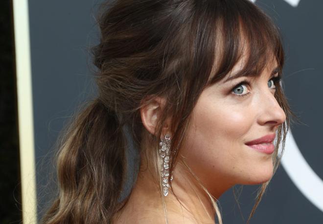 Dakota Johnson, en los Globos de Oro 2018