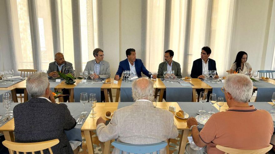 CEST calls for the expansion of the Port of Los Cristianos and the diversification of its activity CEST calls for the expansion of the Port of Los Cristianos and the diversification of its activity