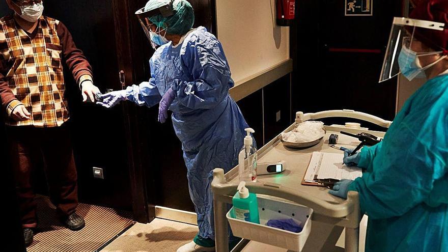 Personal sanitari fa seguiment de malalts en quarantena