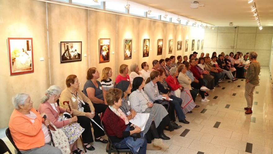 Mujeres participando en el taller de &#039;mindfulness&#039;