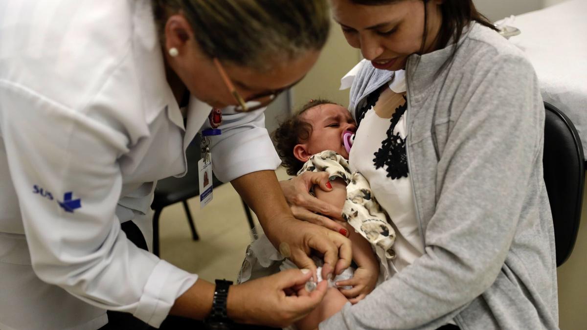 Los expertos, preocupados por los cambios en el calendario de vacunación infantil de Estados Unidos: "Pueden tener efectos sobre la salud global"