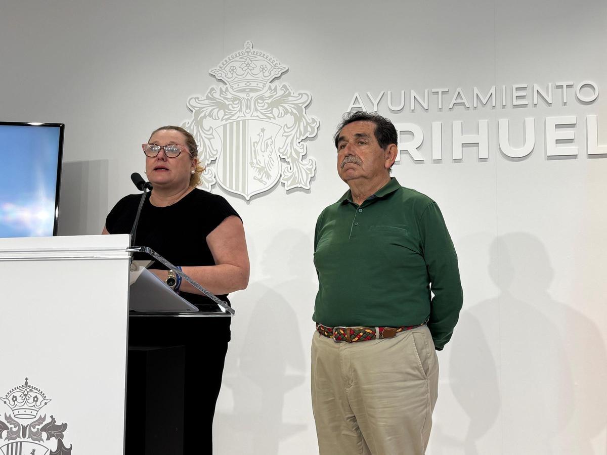 La edil de Seguridad Ciudadana y Contratación, Mónica Pastor, y el concejal de Costa, Manuel Mestre, en la presentación del servicio