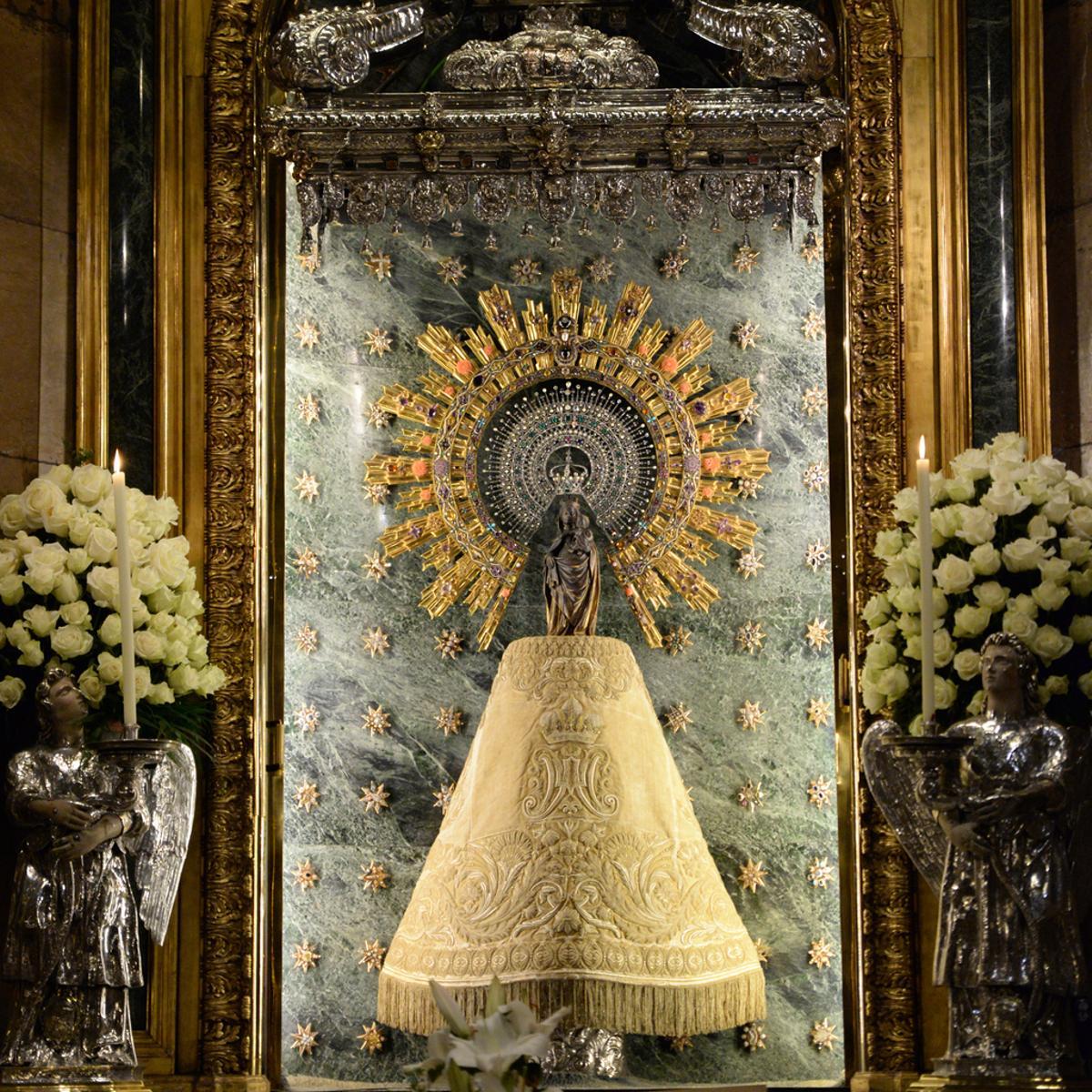 Una virgen tallada en madera en la primera mitad del siglo XV.