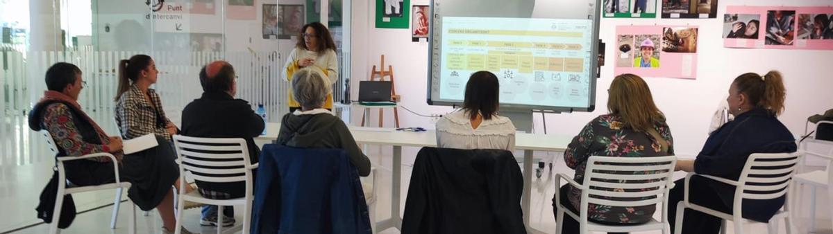 Santa Margarida de Montbui celebra la primera sessió deliberativa dels pressupostos participatius | AJ. SANTA MARGARIDA DE MONTBUI