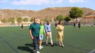 Renovarán el césped artificial del campo de fútbol 'Alfonso Embarre' de Lorca