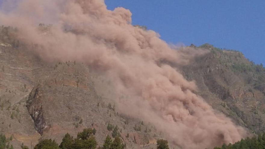 Imagen del derrumbe registrado durante la mañana de este domingo en La Caldera de Taburiente.