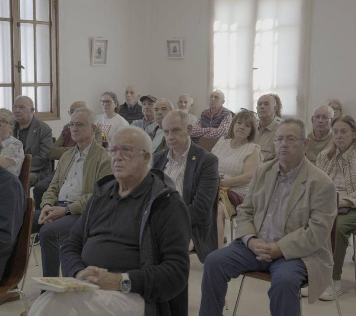 Asistentes al acto
del premio. 
|  FdV