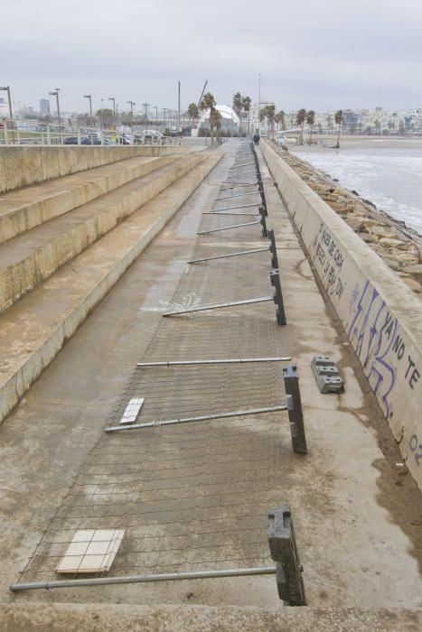 Las playas de la Malva-rosa, el Cabanyal y la Marina tras el temporal marítimo.