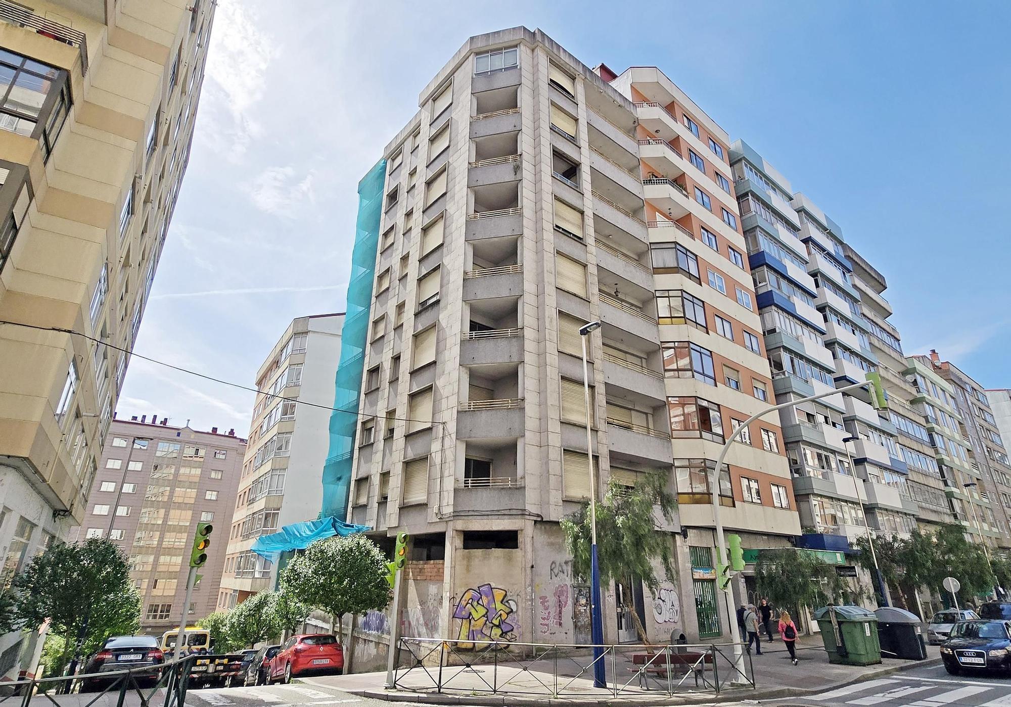 Una ruina que amenaza a la Travesía de Vigo desde hace más de 10 años