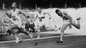 jmexposito53590839 file   in this nov  23  1956  file photo  united states  bob200531101715