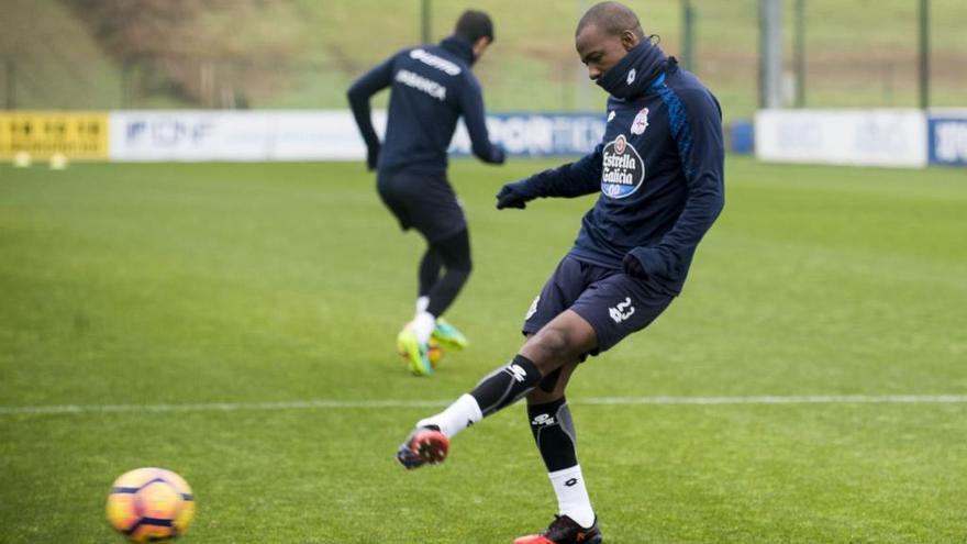 Kakuta, en un entrenamiento en Abegondo