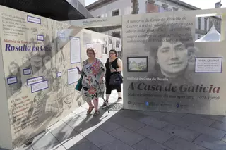 Rosalía a ceo aberto no centro de Vigo