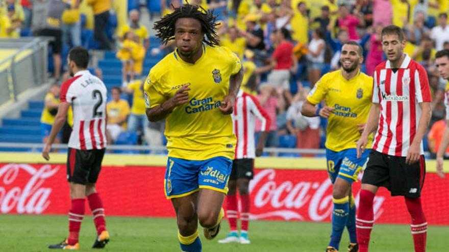 Rémy celebra su tanto ante el Athletic Club de Bilbao.