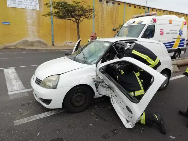 Dos heridos en una colisión en el recinto portuario